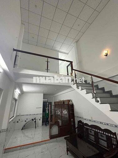 NHÀ GẦN CHỢ CẦU ĐỒNG. LỬNG ĐÚC 2PN 2WC. ( NHÀ MỚI )