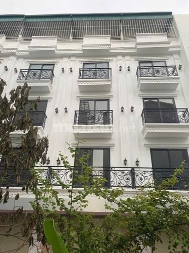  BÁN NHÀ tổ 13 Thạch Bàn phường Long Biên, 30m2x 4,5 tầng hiện đại