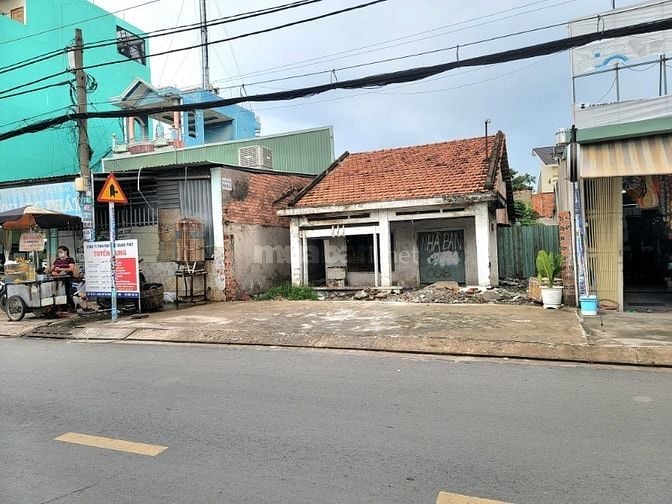 Chú Mười cần bán căn nhà nát MT đường Trần Văn Mười Hóc Môn 1 TỶ 250