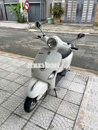 Vespa Lx150 Fi 2012 trắng ngọc trinh