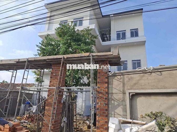 cho thuê nhà Phú Hoà ngay đại học Thủ Dầu Một 1 trệt 1 Lửng sân oto