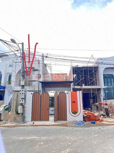 BÁN NHÀ CẤP 4 HIỆN ĐẠI MẶT TIỀN KINH DOANH GIÁ 2,7 TỶ