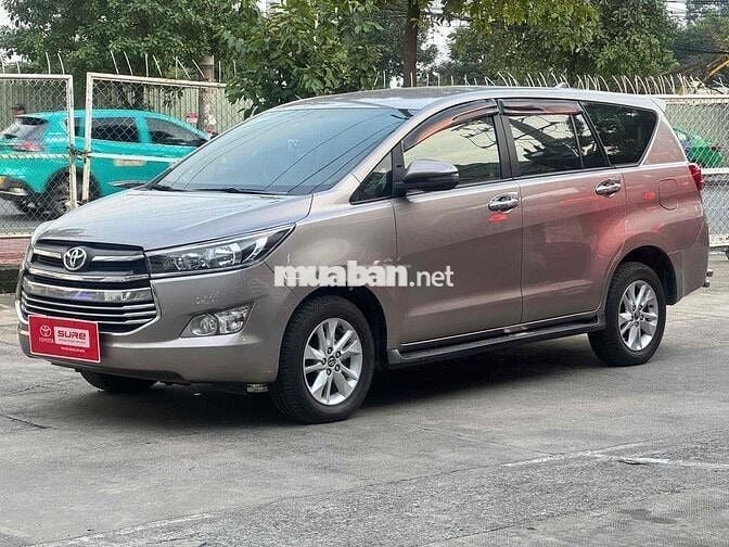 Innova 2018 2.0G xe còn keng có thương thảo giá