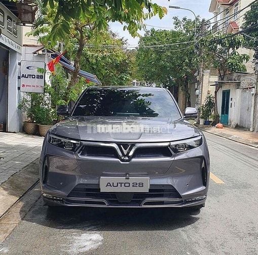 VF9 Plus 24 đký 25 - Lướt 4.000km - XHĐ cao