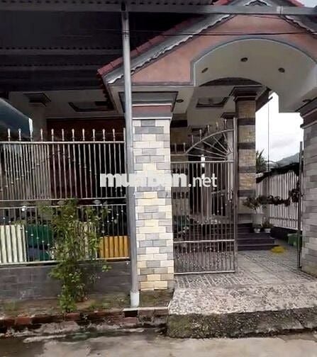 Nhà kiên cố 3 phòng ngủ -Xuân Tự, Vạn Hưng