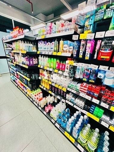Cần người phụ kho; đóng gói, dán tem; sắp xếp hàng hóa