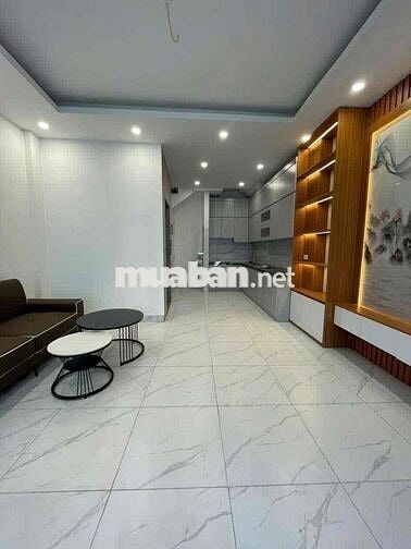 Bán Nhà 38m2-10 Tỷ Ngã Tư Phạm Văn Đồng Xuân Thuỷ 6 Tầng Thang Máy