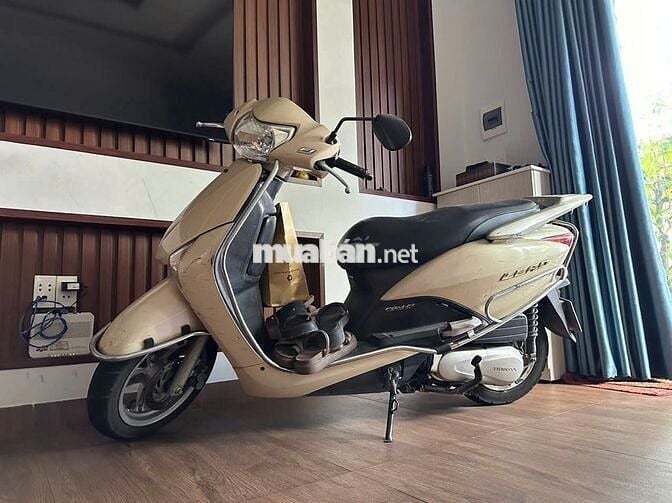 Xe máy Honda Lead 110 Vàng - chính chủ sang tên