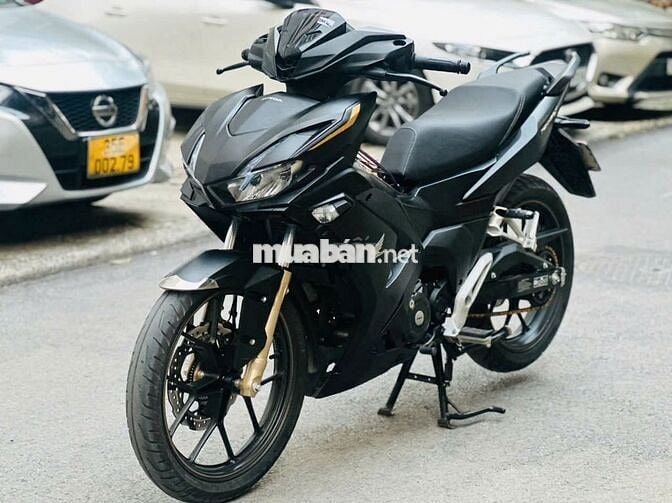 Xe máy Honda Winner V4 màu đen côn tay
