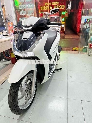 Sh160i ABS 2025 chạy 1900km như mới thanh lý ạ