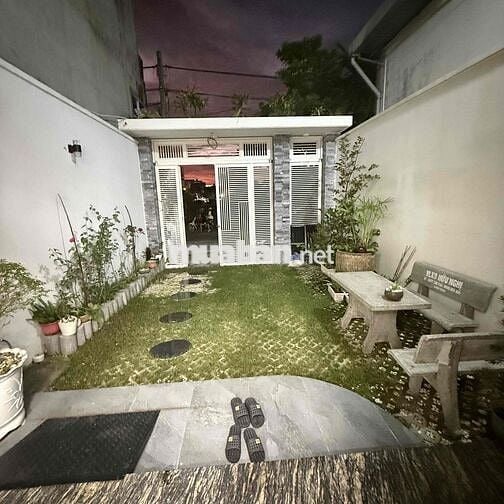 Nhà phố hiện đại 2 lầu 190m², tiện nghi cao cấp, phù hợp VP & chuyên g