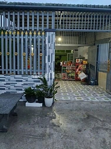 Nhà ngay TT Củ chi hạ giá về 830 triệu sẵn nhà đang kinh doanh, SHR