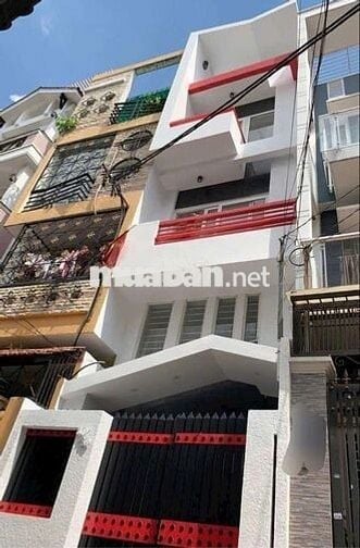 Cho thuê nhà mới hxh Trần Quang Diệu, p14. Dt. 3,7x17m 1t 3 lầu st
