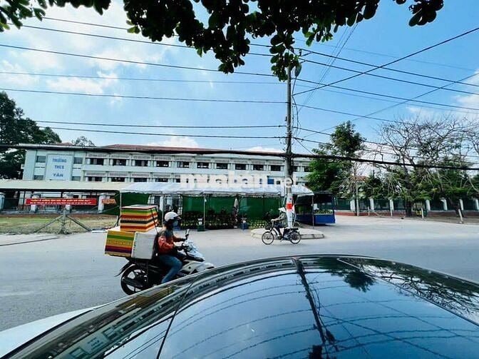 CÔ NĂM VỀ QUÊ VỚI GIA ĐÌNH, GỬI BÁN LÔ ĐẤT 174M2 MT LÊ THỊ NGHIÊN, SHR