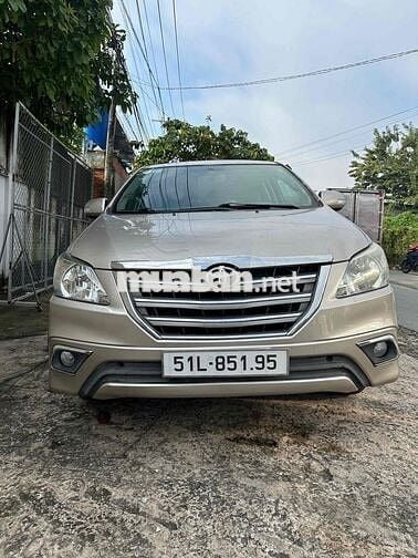 Toyota Innova 2013 J - 100000 km