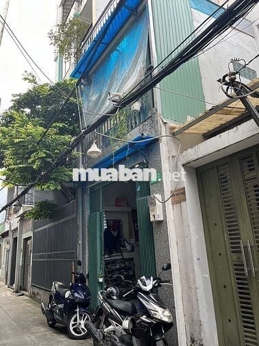 Nhà nhỏ gần chợ Nguyễn Tri Phương q10
