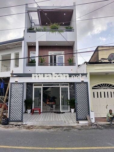 Nhà phố mặt tiền kinh doanh Nguyễn Đức Thiệu gần Vincom550 Dĩ An