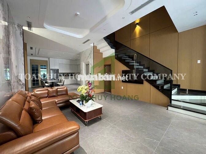 Nhà đường Hóa Sơn – gần Lotte Mart, vị trí trung tâm 5 PN hiện đại