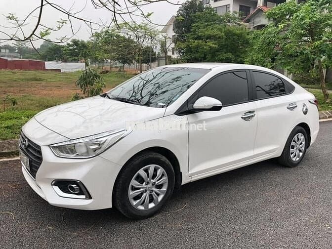 Cần bán Accent 2019 số sàn, màu trắng
