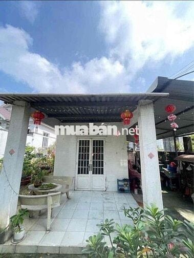 Bán đất tặng nhà cũ mặt tiền Dx 74 Định Hoà TDM cũ( Chánh Hiệp)10x39