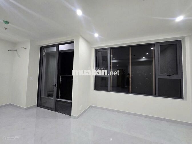 Cho thuê căn 45 m2 trống,10 triệu, có máy lạnh bếp rèm