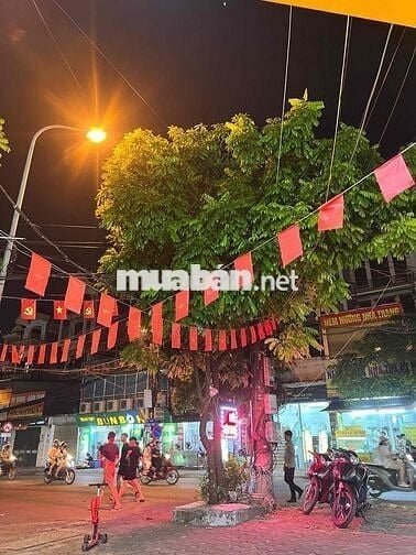 𝐍𝐇𝐀̀ 𝐌Ặ𝐓 𝐏𝐇Ố Đ𝐀̣𝐈 𝐓Ừ 94m2– 𝐊𝐈𝐍𝐇 𝐃𝐎𝐀𝐍𝐇 𝐍𝐆𝐀̀𝐘 ĐÊ𝐌