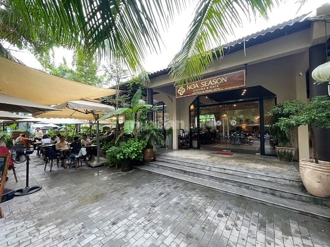 Lái xe giao hàng giao tiếp khách hàng