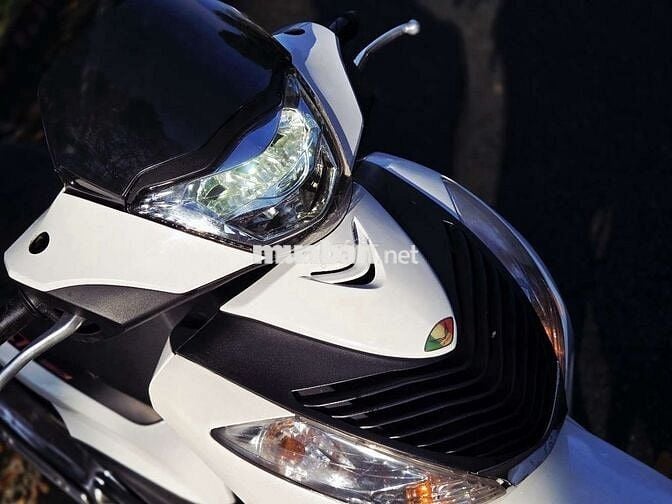 Em muốn bán chiếc Honda Sh 125 đời 2015 up Sh Ý