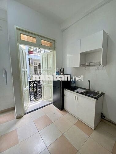 Chuyển Nhượng CHDV Hẻm 212 Nguyễn Trãi P.NCT Quận 1