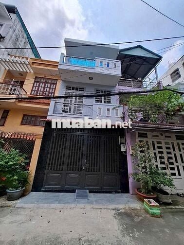 Nhà hẻm xe hơi Lê đức thọ, 3 tầng ( 4x10m) , 3PN 3Wc giá 11 triệu/th