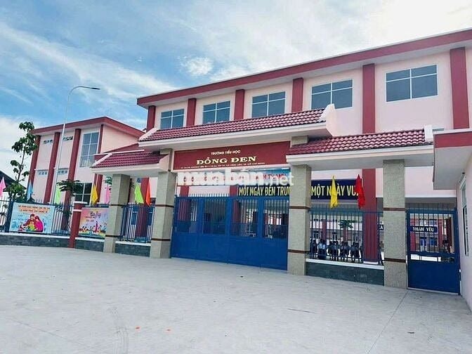 Đất hẻm thông gần trường học Đồng Đen