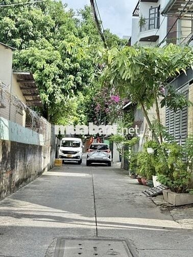 Mặt tiền Tân Quý Tân Phú. Ngang 5m *11m. 2 tầng hoàn công đủ. 5,5 tỷ.