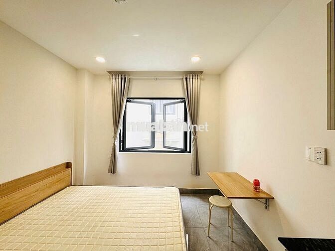 STUDIO RỘNG XINH GẦN VLU CS3 TÒA NHÀ THANG MÁY CỬA SỔ TRỜI