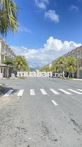 Bán lô đất Đường Thạch sơn Liên Chiểu Dt 100 ( 5.20) đường 5m giá 3t6