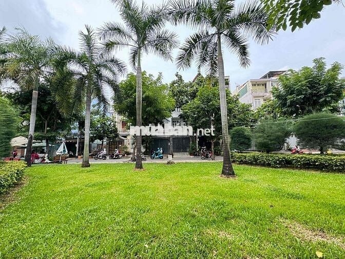 Nhà mặt tiền ô tô Đặng Thuỳ Trâm, P.13, Bình Thạnh DTSD 202m2 4pn