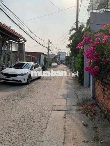 Chủ kẹt quá hạ siêu rẻ cho căn nhà nhỏ hẻm xe hơi