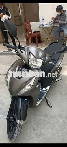 Xe mới mua hãng tiến thu đc 4 ngày cao ko đi đuoc