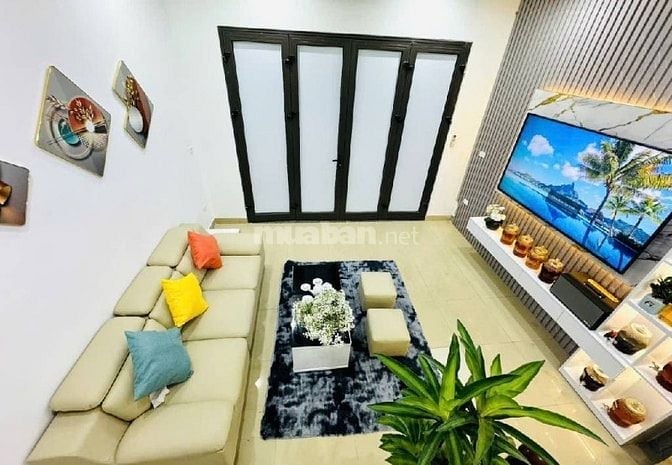 Nhà đẹp phố Việt Hưng 5 tầng, hiếm trong tầm giá, gần bigC Long Biên