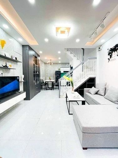 Về quê sinh sống bán gấp nhà đường Sư Vạn Hạnh, Q10, 62m2/giá 1,35 tỷ