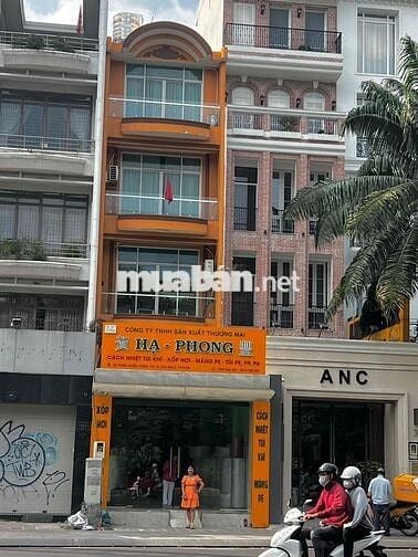 Cho thuê mặt bằng đường Trần Quốc Hoàn ngang 4,5* 18m