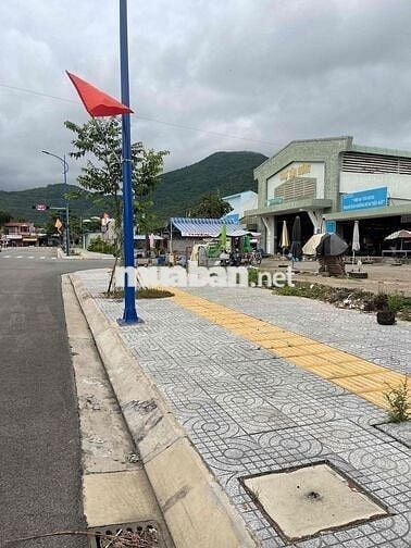 Cần Bán Nhà Mặt Tiền Kinh Doanh Chợ 2,7 Tỉ