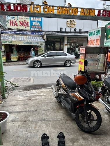 Cho thuê nhà mặt đường Nguyễn Duy Trinh . Giá 12 triệu / tháng 