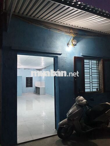 Cho thuê nhà 1 tầng 45m2, có bình nóng lạnh, gần Chợ Lũng