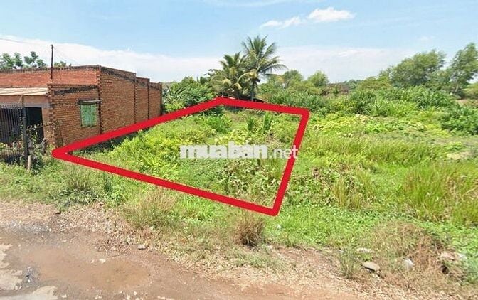 Đất ngay chợ lộc hưng 240m2 full thổ giá 890tr sổ riêng gần trường học