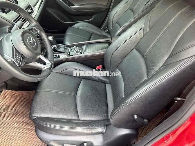 Mazda 3 2019 1.5L Luxury - 90000 km