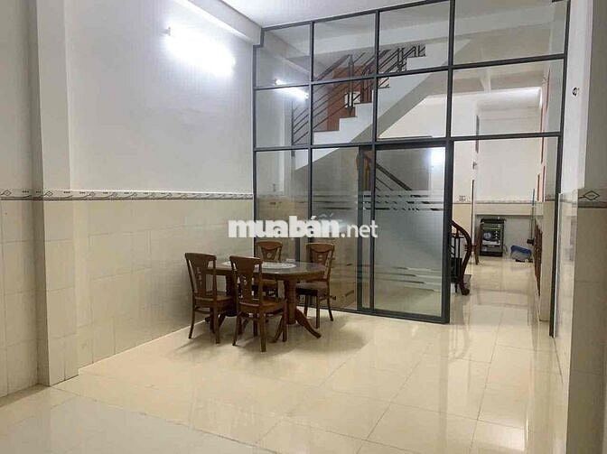 NHÀ 2 PHÒNG FULL NỘI THẤT ĐƯỜNG XE TẢI KHU BÌNH PHÚ