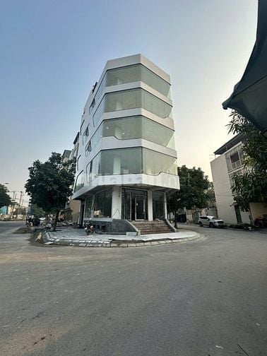 Chính chủ bán nhà mặt phố Tô Ngọc Vân 150m2x8 tầng,MT 8m giá 88 tỷ.