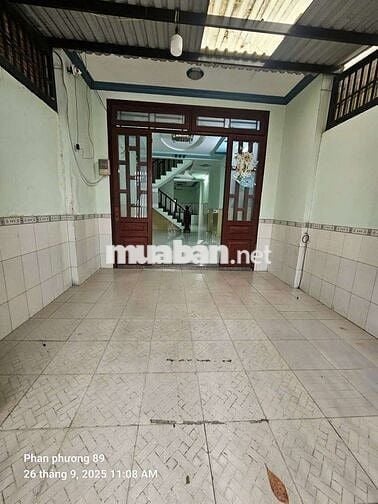 Cho thuê nhà Trung mỹ tây 1tr 3 lầu