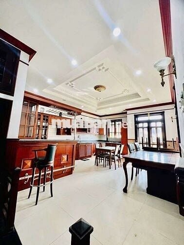 NHÀ DIỆN TÍCH 5*30, TRỆT, 3 LẦU, 4PN, 5WC, SÂN XE HƠI, NỘI THẤT