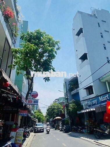Bán nhà 3 tầng 115m² có 5 phòng 5 WC đường Hải Hồ gần chợ Đống Đa
